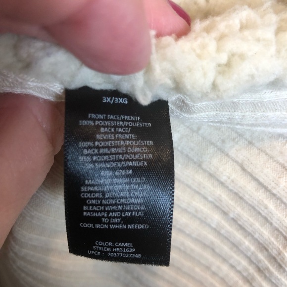 Concepts Sleeveless Sherpa with Suede Like Front and Ribbed Knit Back.  Size 3X - Picture 7 of 10